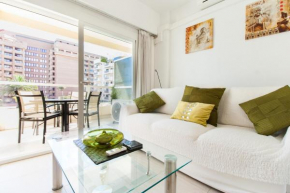 Гостиница PYR Private Apartment SUNNY pool SIDE  Фуэнхирола
